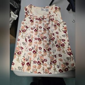 Worthington floral blouse size small. Back doesn't have any details